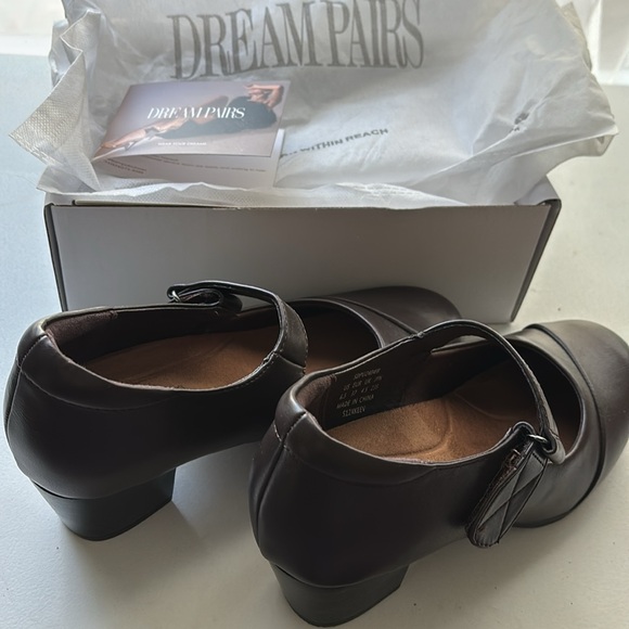 Dream Pairs women’s pump in brown, size 6.5 US - Picture 3 of 6